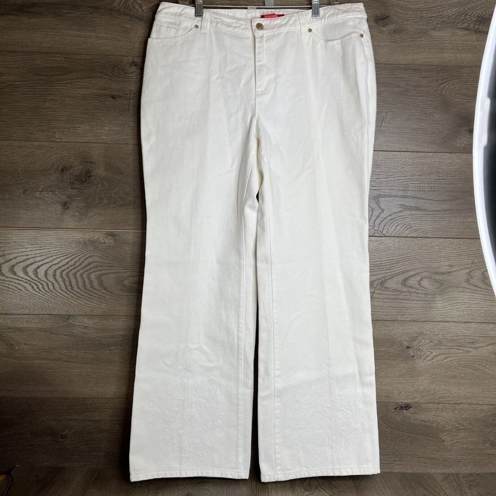 Anne Klein Jeans Womens 14 White 5 Pocket Jeans Embroidery detail at Hem - Picture 8 of 14